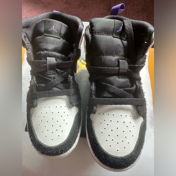 Brand new never worn Jordan 1 Mid SE Purple; size 10c - Picture 12 of 13